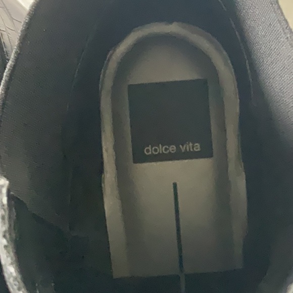 Dolce Vita Black Ankle Boots with Crocodile Texture - Picture 3 of 9